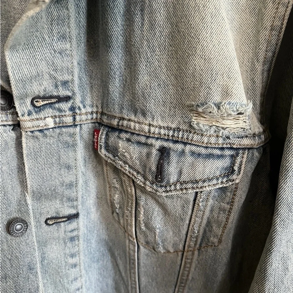 Levi’s Men’s Trucker Jacket XXL Distressed Denim Soft Broken-In Feel 25x29 - Picture 2 of 16